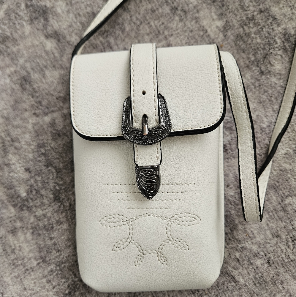 American Eagle White Crossbody Bag with Silver Buckle - Picture 2 of 4